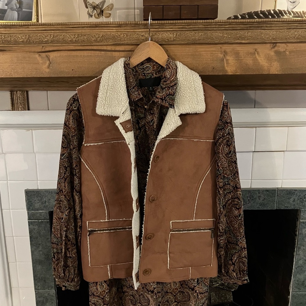 VINTAGE NORTHERN REFLECTIONS Faux Suede & Sherpa Vest